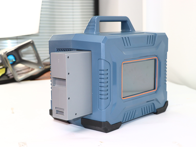 電池供電的便攜式手持光纖激光雕刻機 電池供電的便攜式手持光纖激光雕刻機